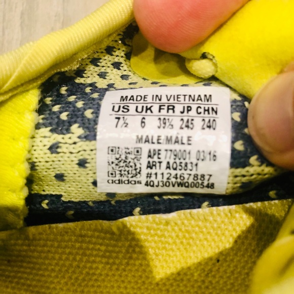 Adidas Yeezy Boost v2 Semi Frozen Yellow 7.5 US - Picture 6 of 6